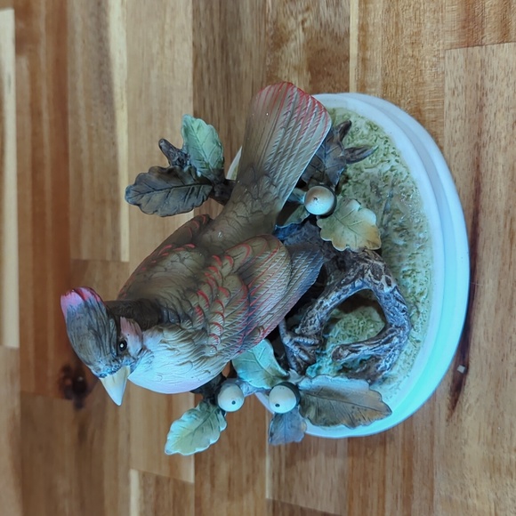 PORCELAIN FEMALE CARDINAL BY ANDREA BY SADEK, PRISTINE - Picture 1 of 5